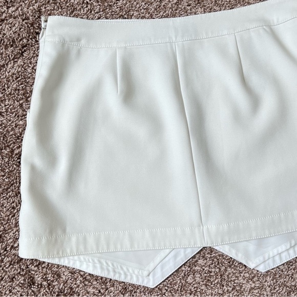 BCBGMAXAZRIA Off White Mini Skirt Asymmetrical Hem Small - Picture 10 of 12